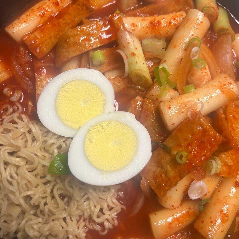 Rabokki (Ramen + tteokbokki)